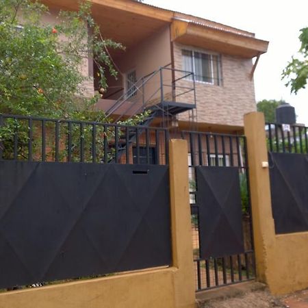 Yate I Villa Puerto Iguazú Exteriör bild